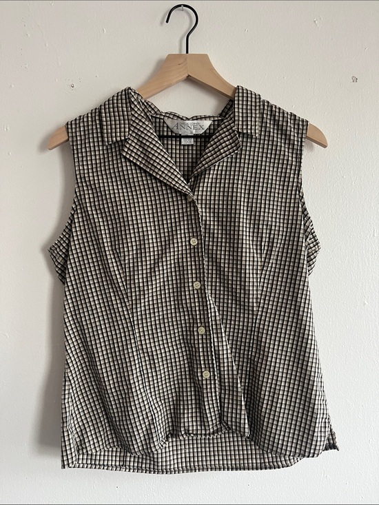 Casual Corner Tops - Casual Corner Black and White Gingham Sleeveless Button-Down Top